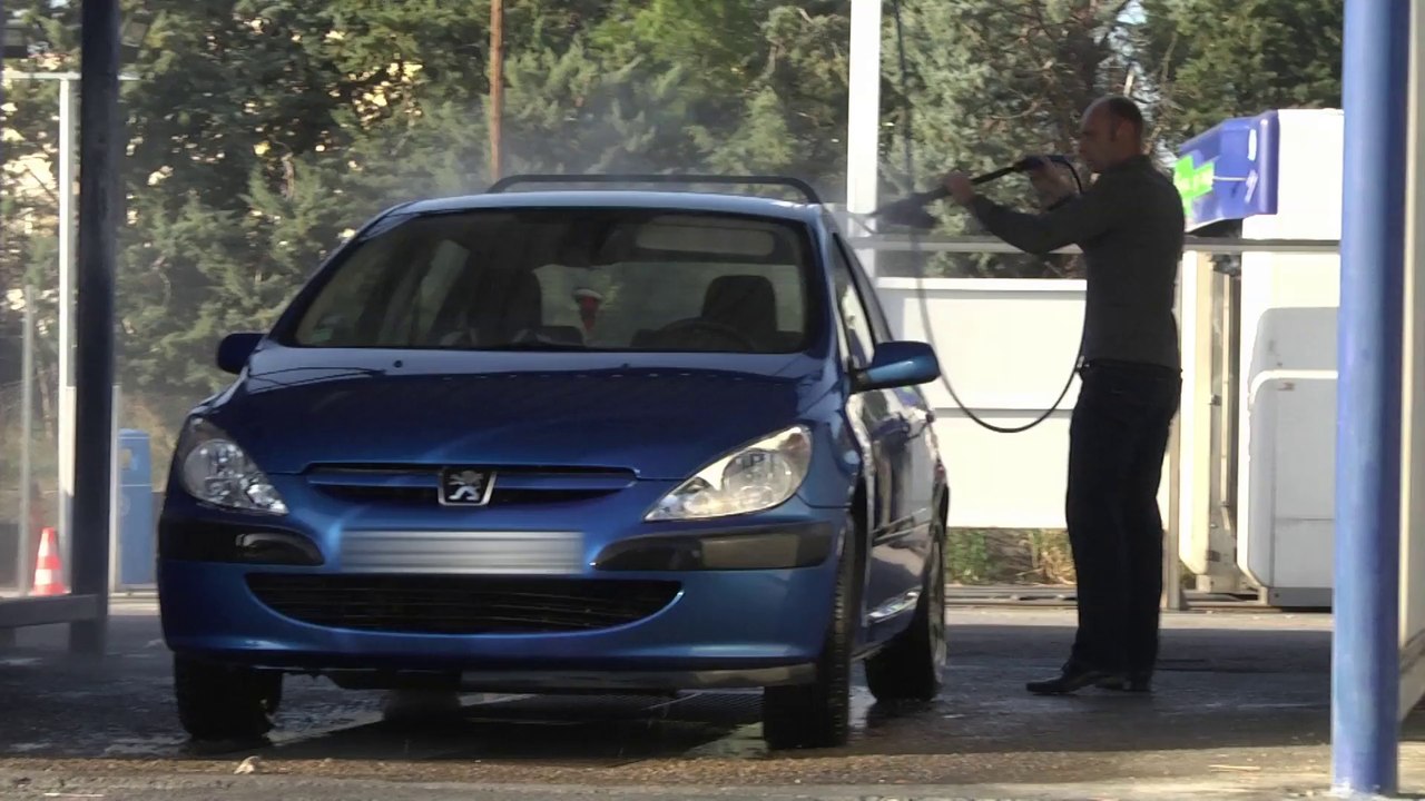 Ah ! Les hommes et leurs voitures !!