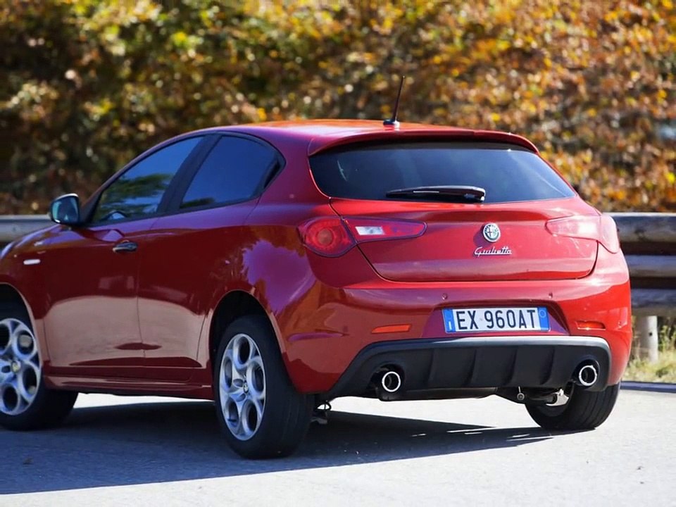 Alfa Romeo Giulietta Sprint 2015 Detailed TOUR FULL HD