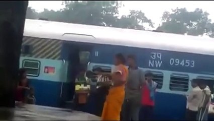 Indian Woman Beats Up Her Husband At Train Station-copypasteads.com