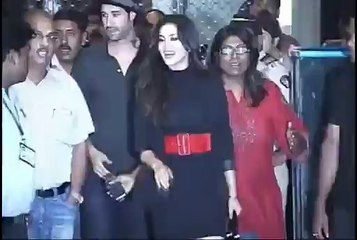 Sunny Leone arrives at Mumbai Airport for JISM 2