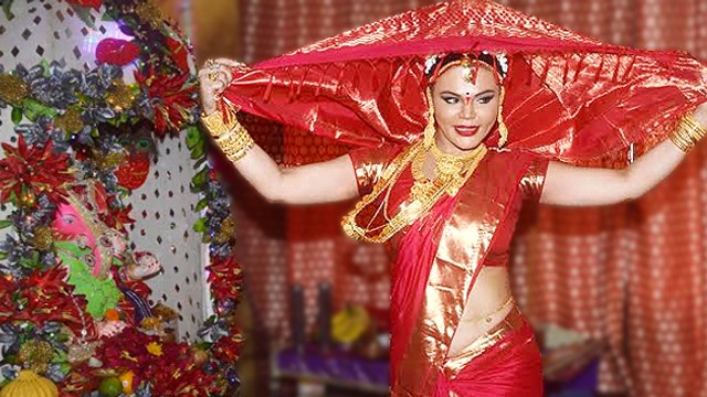 Rakhi Sawant's Crazy Dance At Ganpati Celebration 2015 | #LehrenTurns29