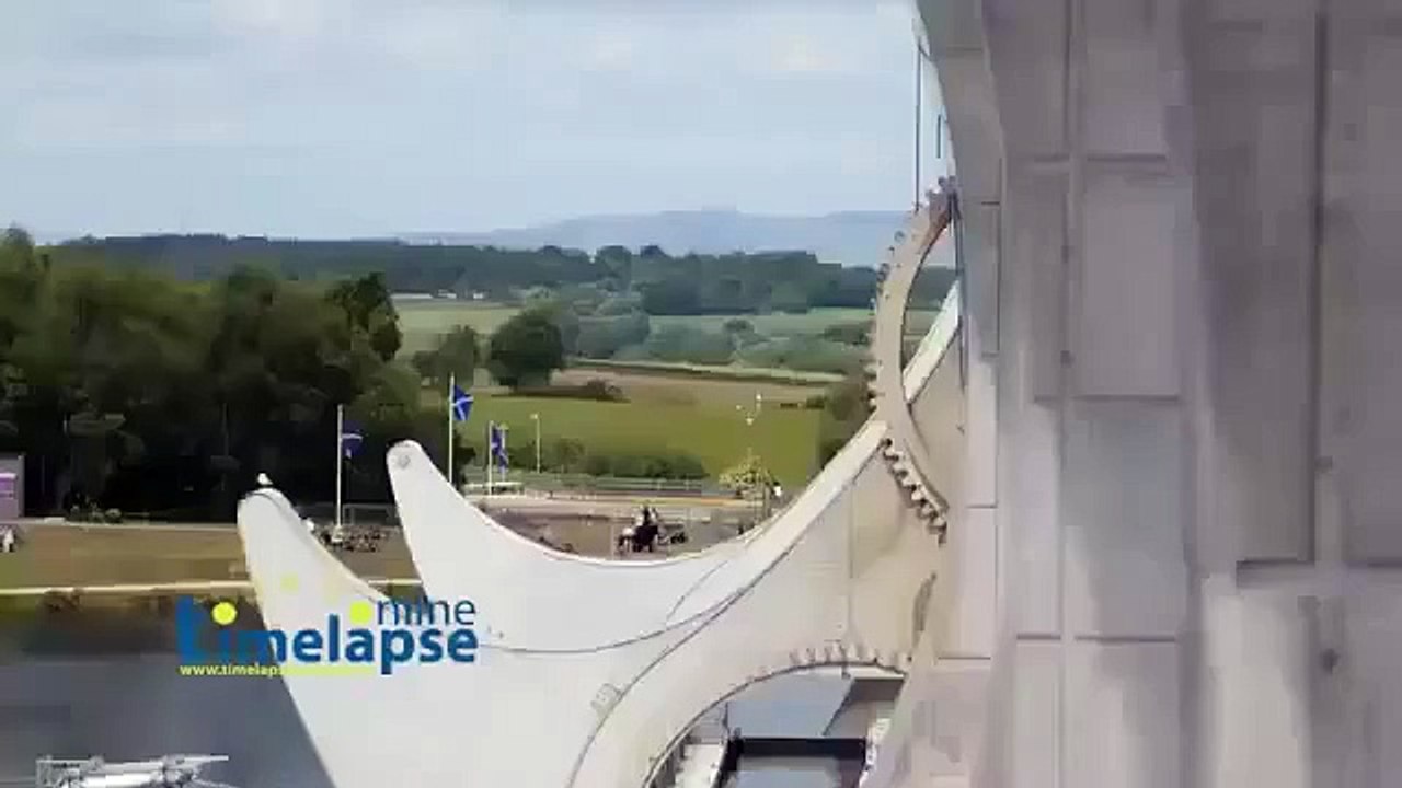 lginç Bir Yolcu Gemisi Tama Köprüsü