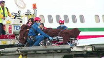 Turistas heridos en Egipto llegan a México débiles pero estables