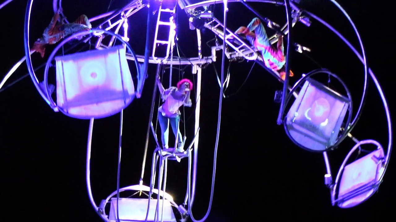 SPECTACLE D'Ouverture du 18eme festival mondiale des théâtres de Marionnettes éditions 2015 à Charleville Mézières