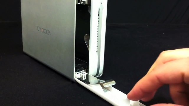 ICY DOCK MB662USEB-2S External 2 Bay RAID Enclosure - 1394a 1394b USB eSATA for Mac & PC