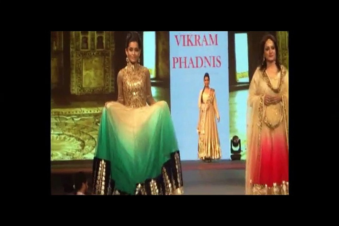 Sakshi Tanwar walks the ramp at CARING WITH STYLE Fashion Show