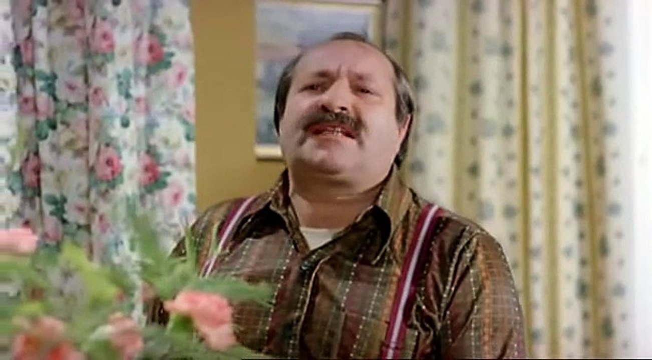 VIENI AVANTI CRETINO (Lino Banfi) a casa del cugino Gaetano