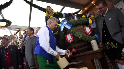 Oktoberfest 2015: Anstich mit 2 Schlägen durch OB Dieter Reiter