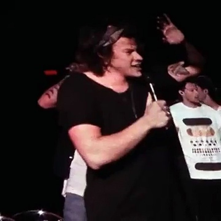 Harry Styles deseja Feliz Dia das Mães