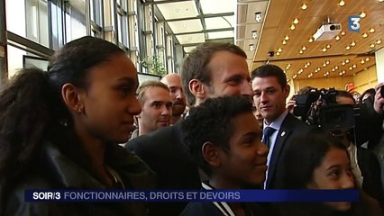 Fonctionnaires : Emmanuel Macron estime que le débat doit avoir lieu