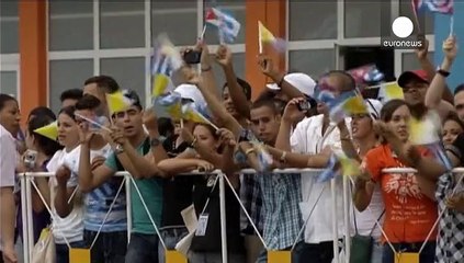 Papa Küba ziyaretine başladı