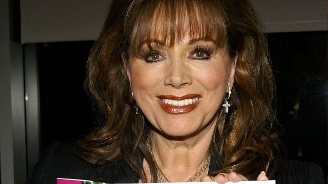 Jackie Collins Dies at 77 after a 6-year battle with breast cancer