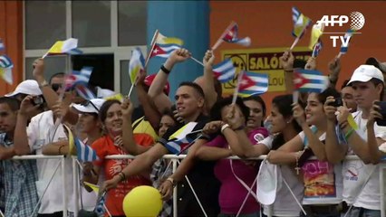 Papa Francisco pide continuar diálogo a Cuba y EE.UU.