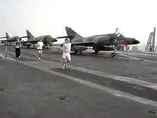 porte-avions charles de gaulle suez