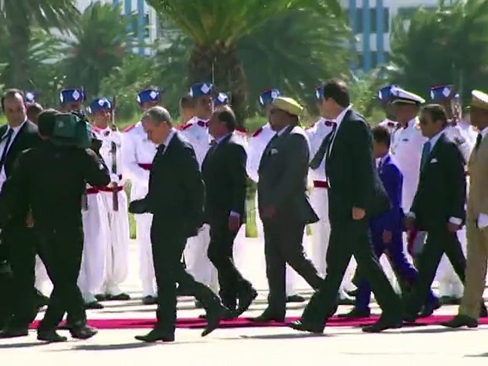 La brouille avec le Maroc est "dépassée", affirme Hollande à Tanger