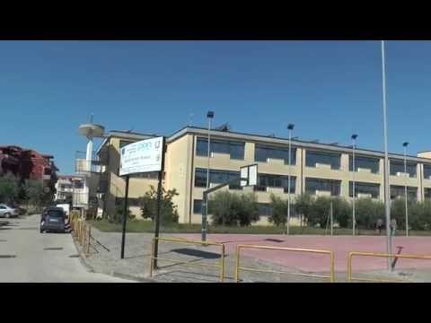 Giugliano (CE) - Alla Scuola Giovani PC al posto dei libri (19.09.15)