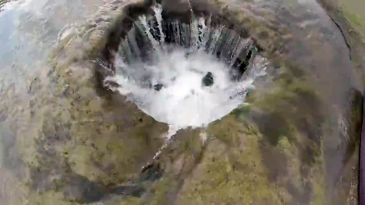 Lava tube draining Lost Lake