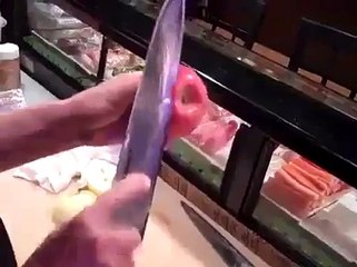 L'art de peler une pomme super vite