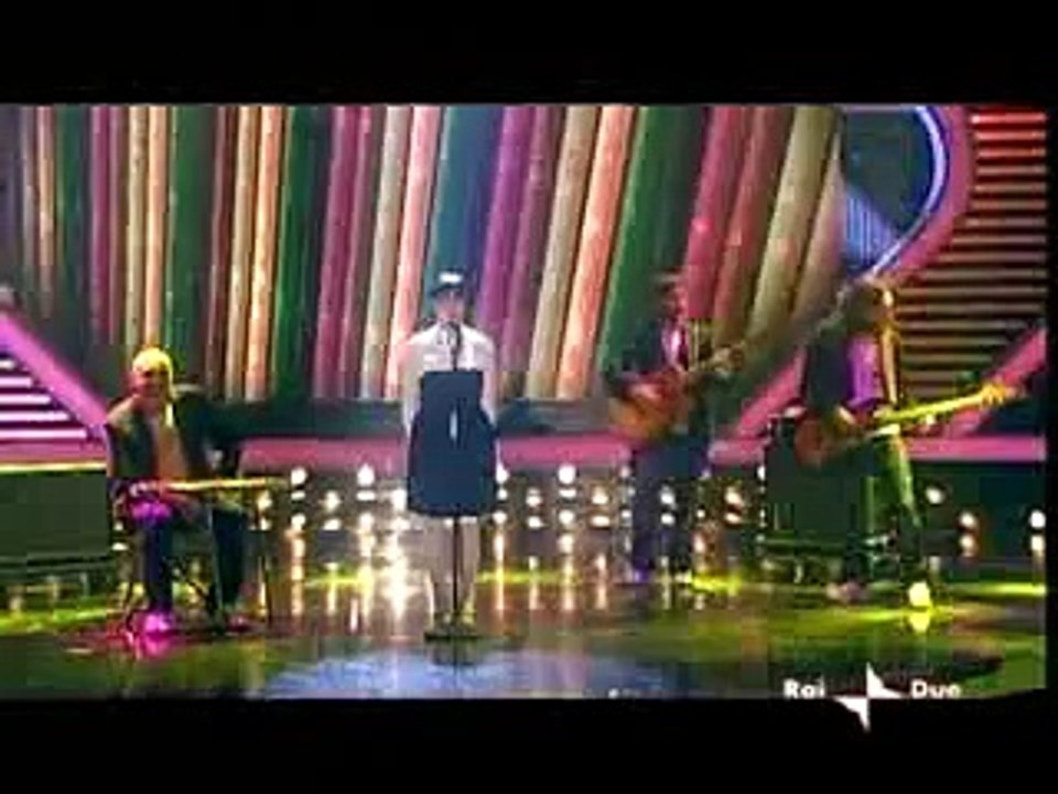 Camélia-Jordana sosie de l'italienne Arisa !