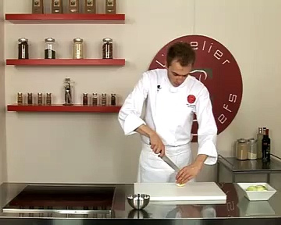 Technique de pro pour ciseler un oignon