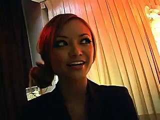 Elle vend ses seins sur Ebay !