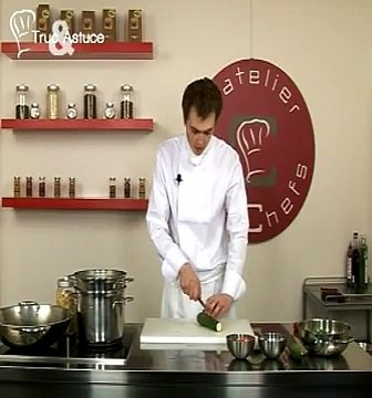 Penne à la feta, tomates cerises et olives