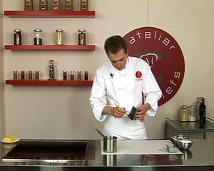 Beurrer et fariner ou sucrer un moule