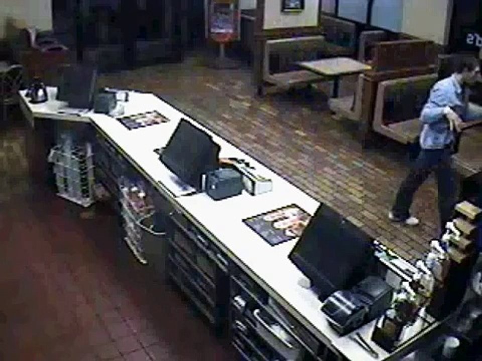 Il entre par effraction dans un Mac Donald's... pour se cuire un steak !