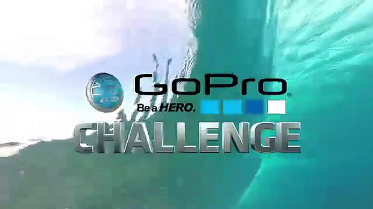 Quand le surfeur Kelly Slater croise un requin blanc