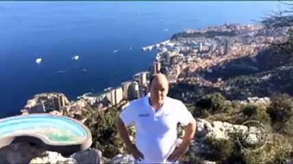 Le Prince Albert II de Monaco relève le défi du Ice Bucket Challenge