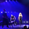 Britney Spears perd ses cheveux en plein concert !