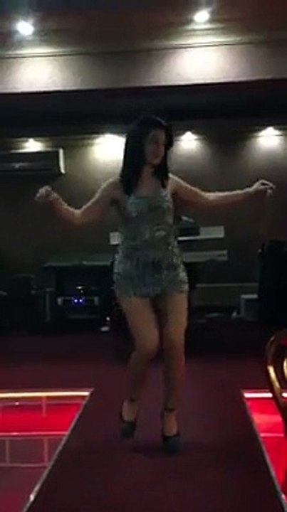 Amazing dance watch underground mahol from skirt