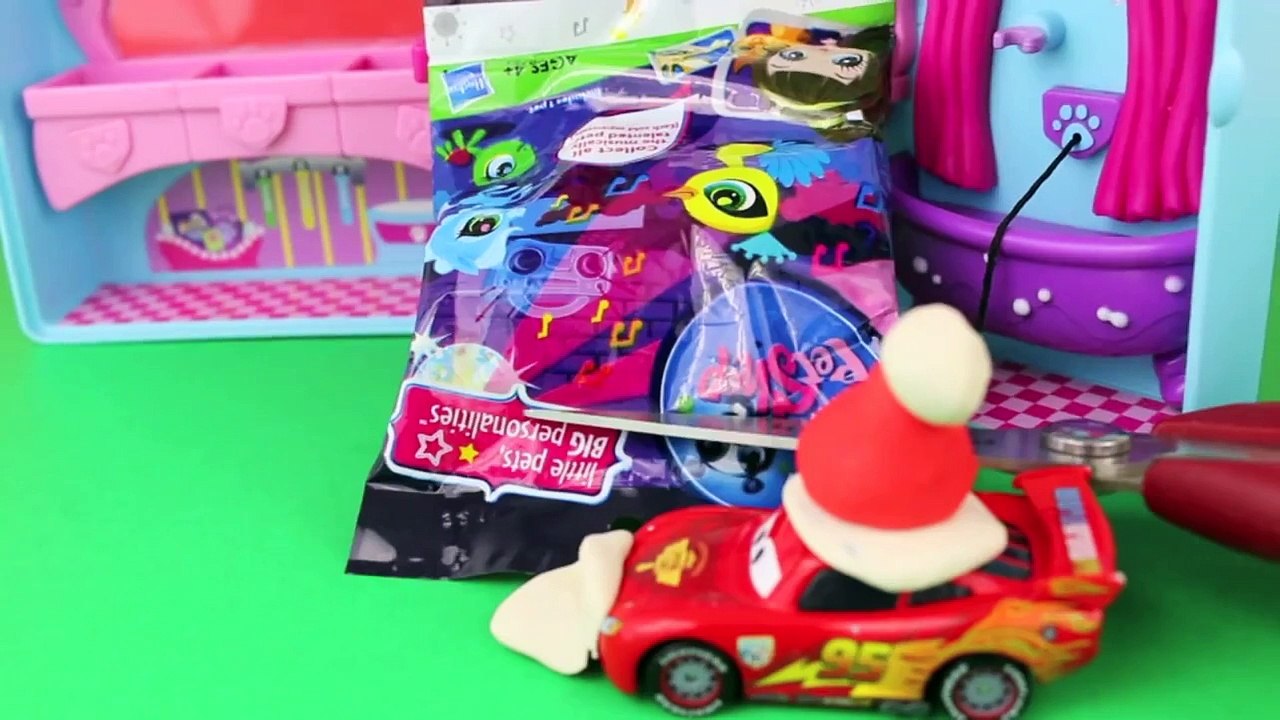 Play-Doh Santa Lightning McQueen 24 Days of Christmas Day 7 Blind Bags Littlest Pet Shop LPS