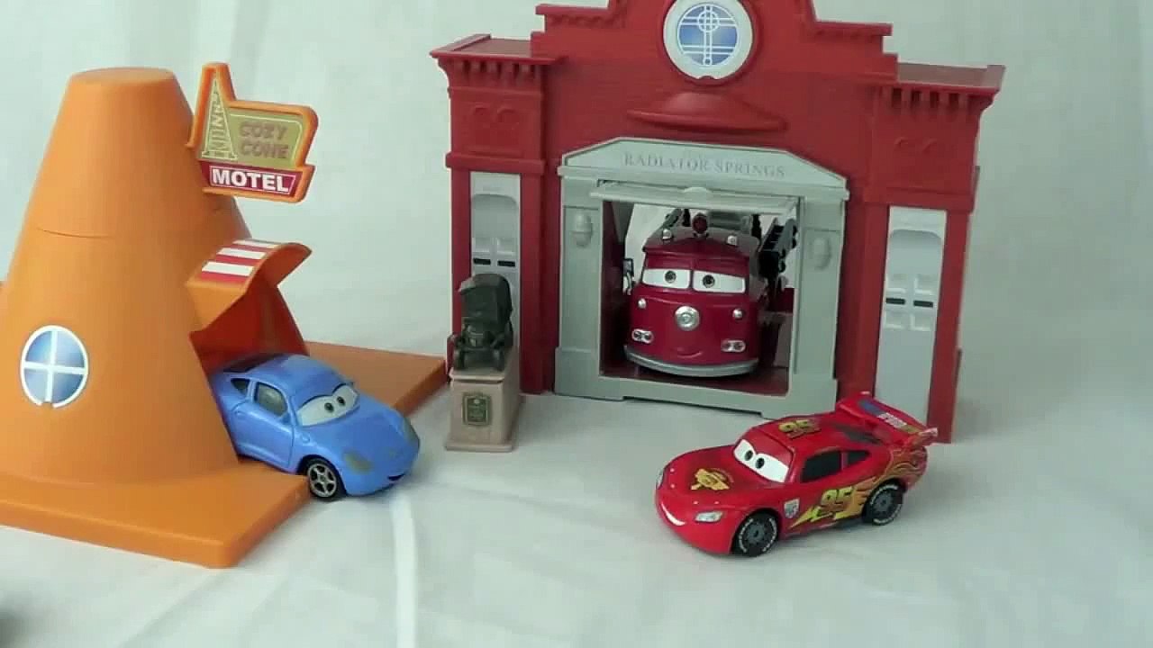 Tractor Flipping Mater and Lightning McQueen Tractor Flipping Instead of Tractor Tipping Frank Cars
