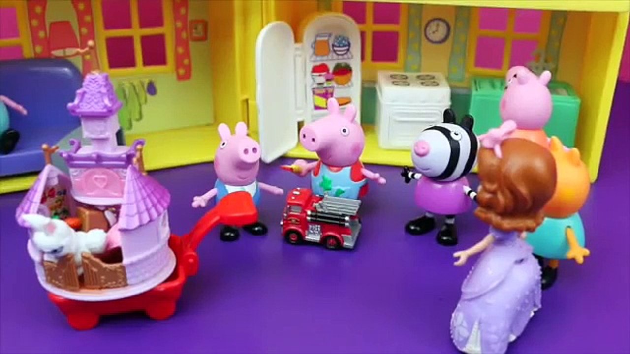 Peppa Pig & Sofia The First Play Date With Rabbit Ginger Make Play-Doh Carrots by DisneyCarToys