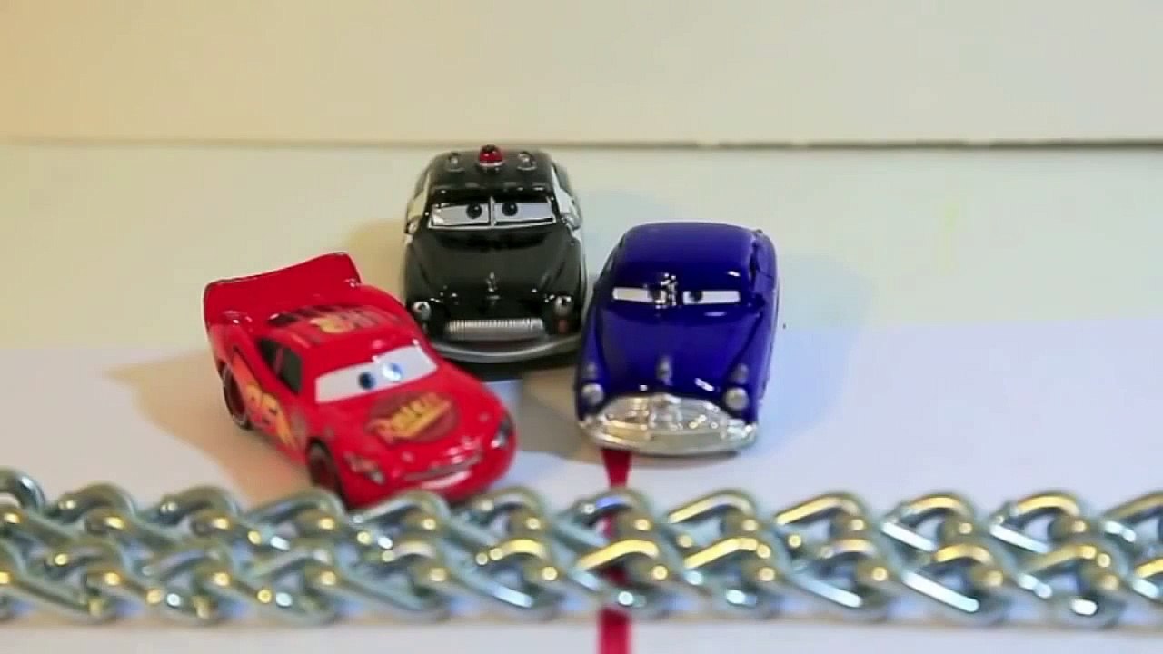 Disney Cars Tug of War Featuring Lightning McQueen vs Doc Hudson Competition with Sheriff