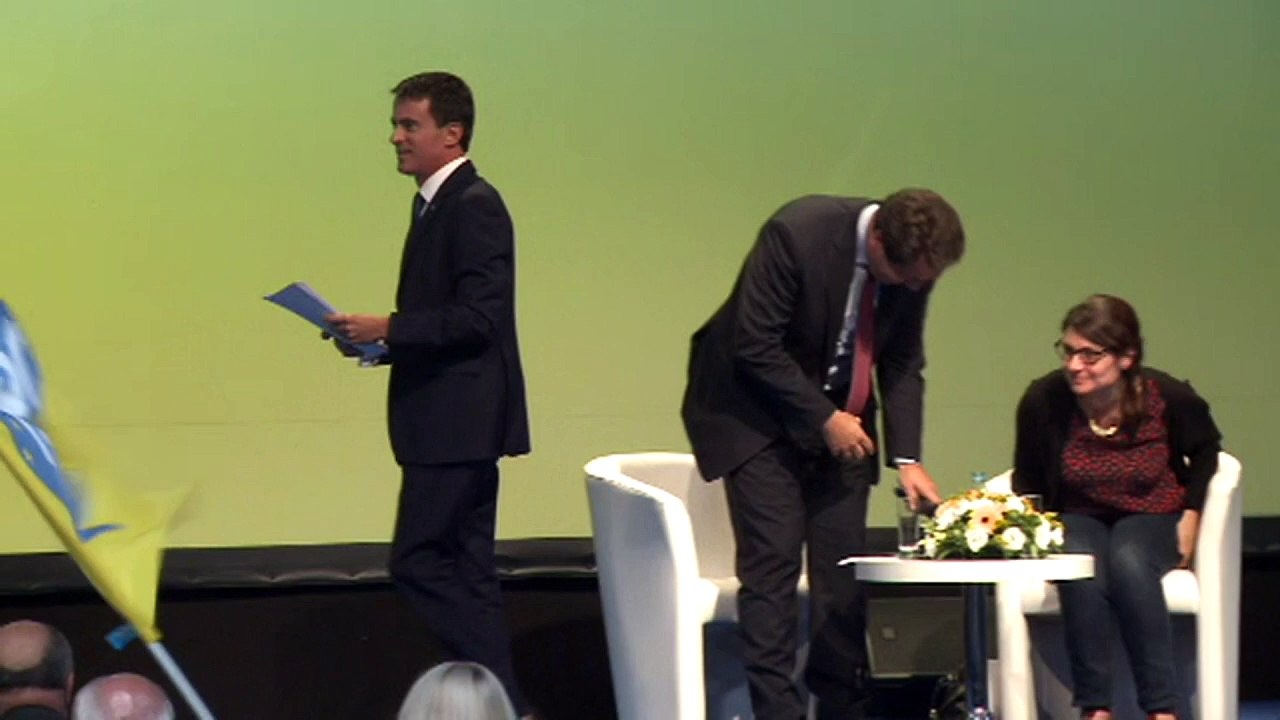 Valls défend à la fois Macron et le statut des fonctionnaires