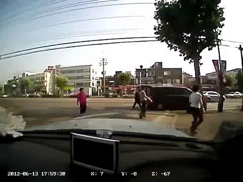 심약자주의! 미친 김여사! 교통살인사건!Caution !Traffic murder !만웅TV