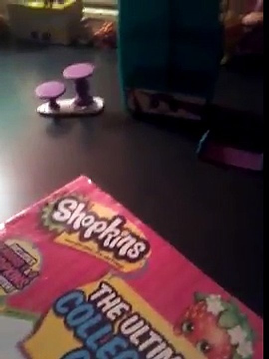 Shopkins Cool and Casual playset by Dani and Lulu