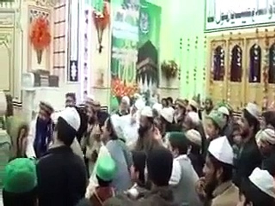 Watch The Bayan of Peer Sahib (Syed Shams-ur-Rehman Mashadi) Who Didn't Allow His Maid To Have Food with Him - Vide