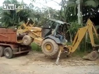 Loader Loads Itself  -  Ramps........Who Needs Ramps?