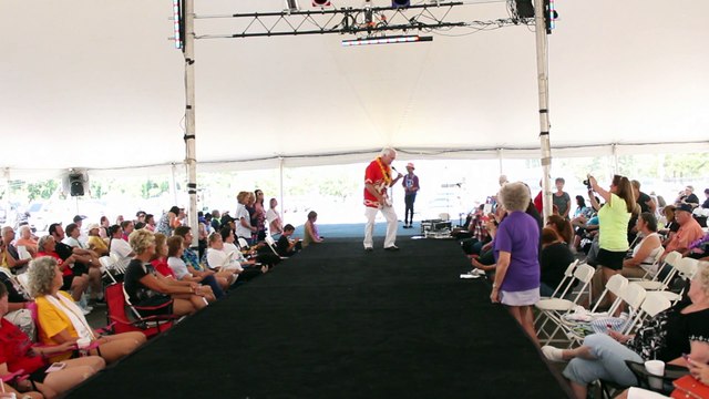 Don Obeidin sings 'It's Now Or Never' Elvis Week 2015