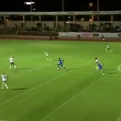 Admirez Gaelle Enganamouit aka cheveux de feu en action.