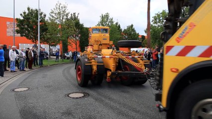 alter Tieflader mit Kaelble Raupe / LKW-Korso / PS Speicher