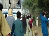 ضلع وہاڑی نزدیک 37-پھاٹک پاور بس حادثہ موٹر سائیکل پر سوار دو افراد ہلاک لوگوں نے اشتعال میں آکر پوری پاور بس کو نظر آتش کر دیا _ Sonu HD Songs