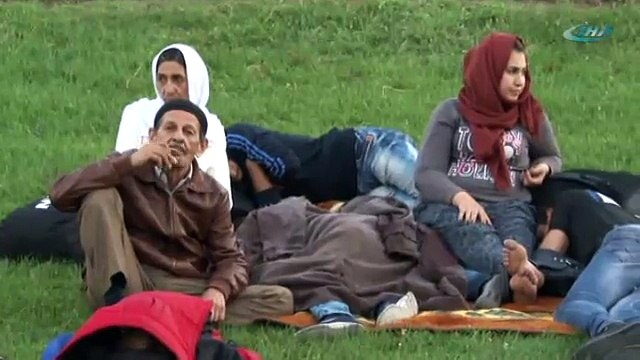 Suriyeli mültecilerin TEM’deki yürüyüşleri sürüyor