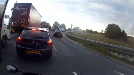 Motard VS kéké en Mitsubishi Lancer Evo