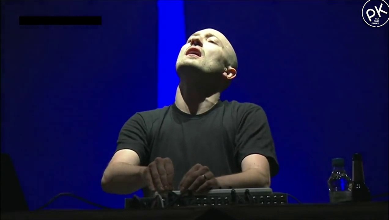 Paul Kalkbrenner - Altes Kamuffel & La Mezcla LIVE @ Tempelhof - Berlin Festival - 08.09.2012 [HD 720p]