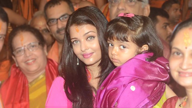 Aishwarya Rai & Aaradhya SPOTTED At GSB Ganpati Pandal | #LehrenTurns29
