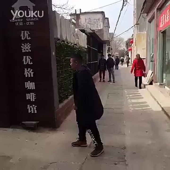 dakho kase zalim log hain bache ko mar diya